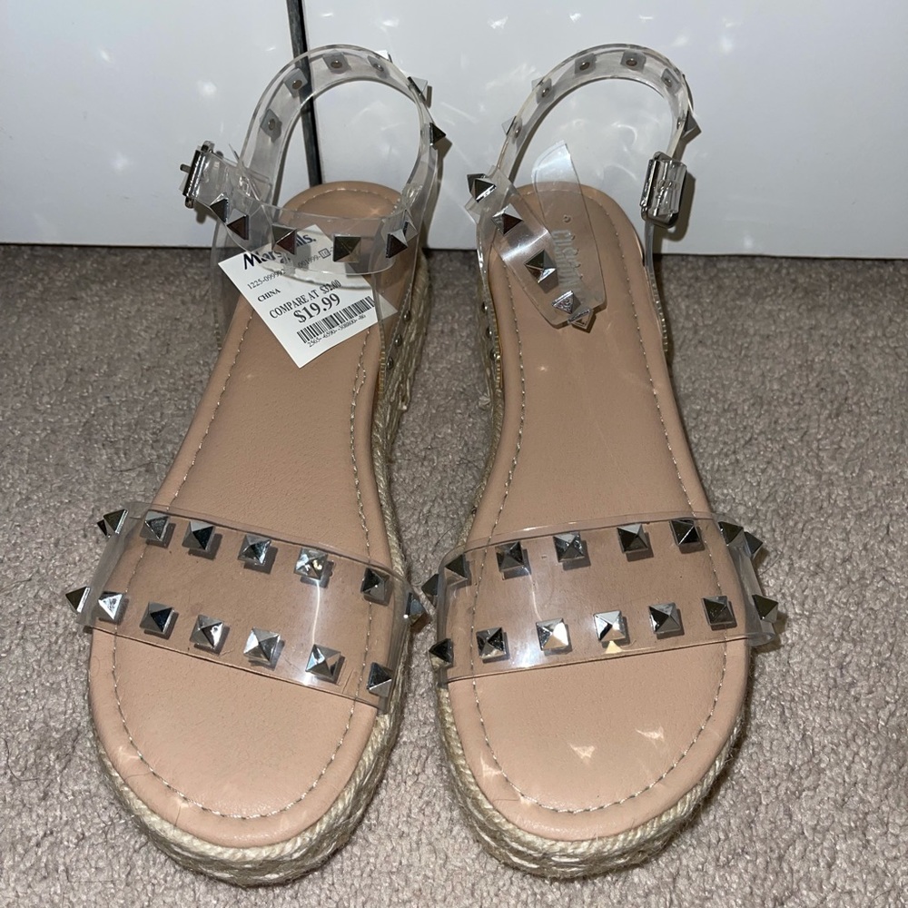 Cushionaire Platform Sandals 👡